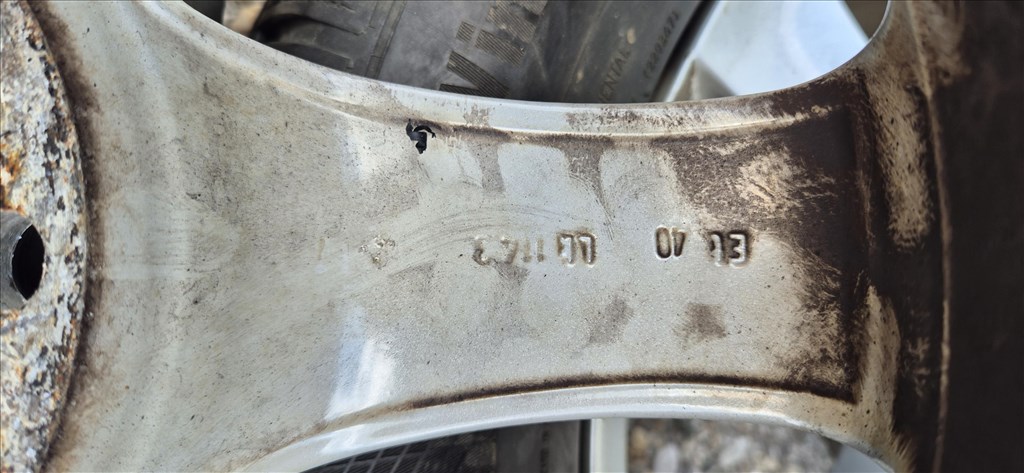  5x114.3 lyukosztású 17" használt Borbet alufelni, rajta 225/60 használt Continental téli gumi  12. kép