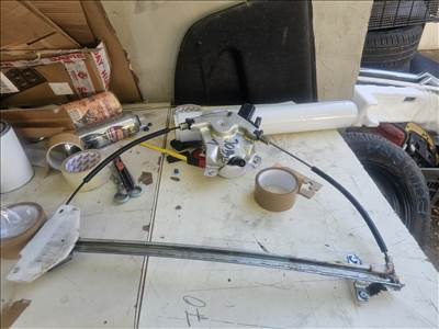 Ford Transit Connect Mk1 Ablakemelő szerkezet és motor 