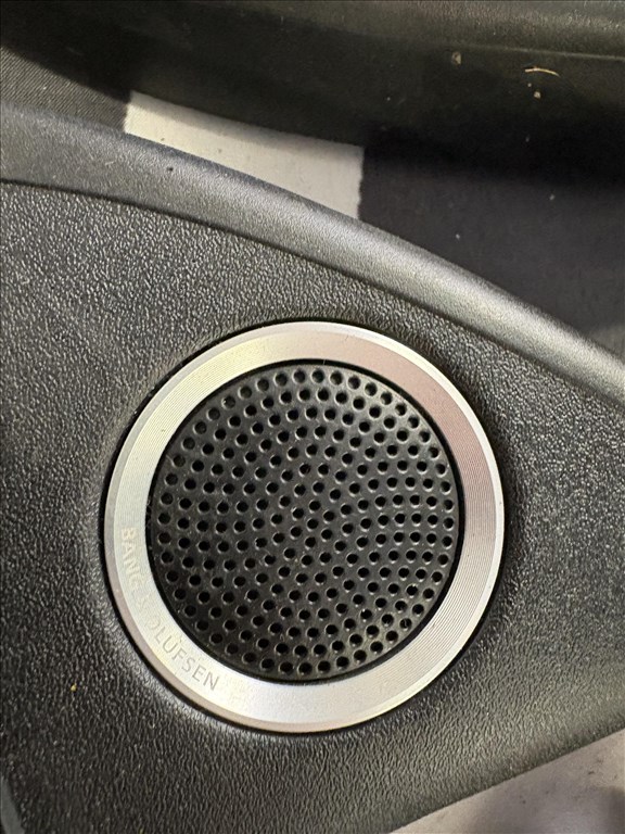 Audi A5 (B8 - 8T) B8 - 8T autós zene, multimédia alkatrészek bang&olufsen 5. kép