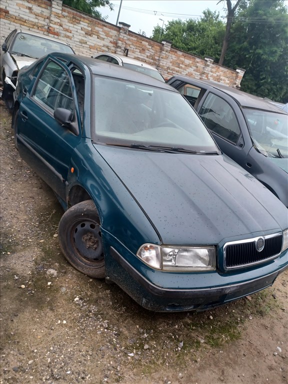 Skoda Octavia I bontásra egyben eladó 1. kép