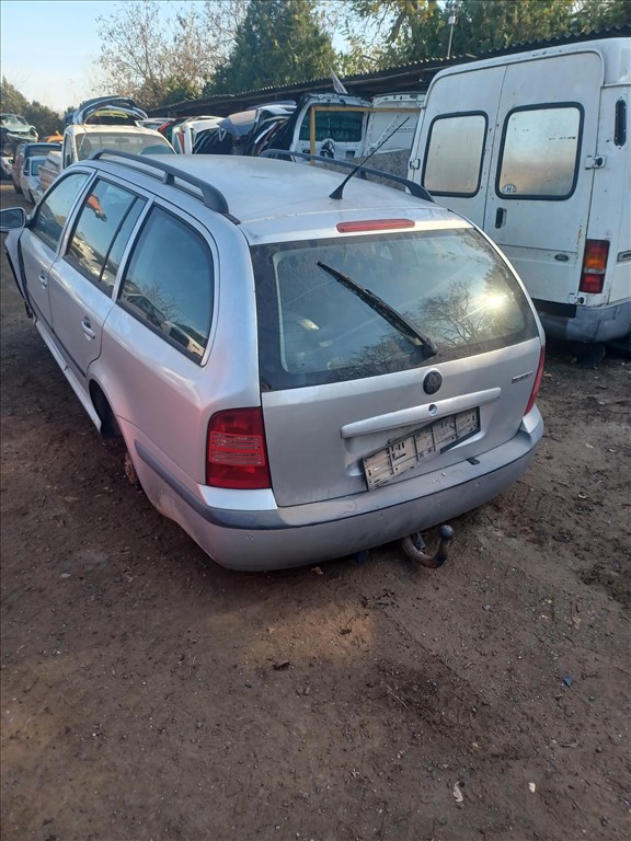 Skoda Octavia I bontásra egyben eladó 4. kép