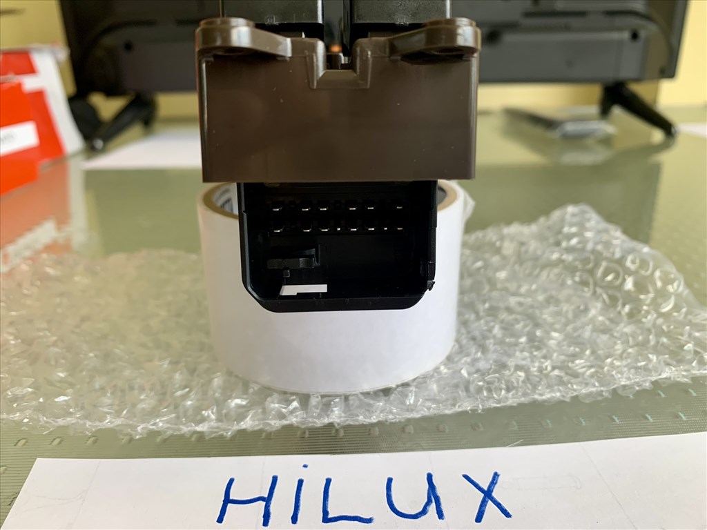 Toyota Hilux (AN10/AN20/AN30) ablakemelő kapcsoló  3. kép