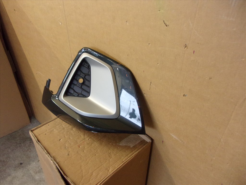 AUDI A3 8Y4 jobb első lökhárító betét 2024- 2. kép