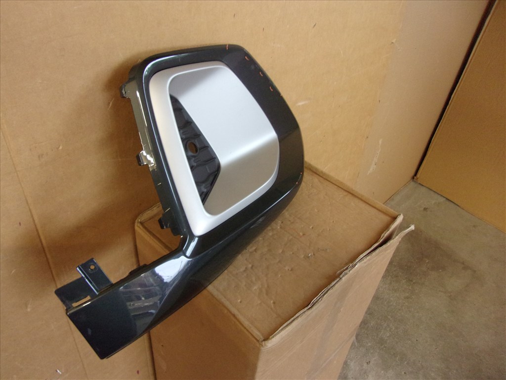 AUDI A3 8Y4 jobb első lökhárító betét 2024- 4. kép