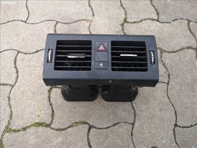 Mercedes C-osztály W204 W204 első légbeömlő  a2048304954