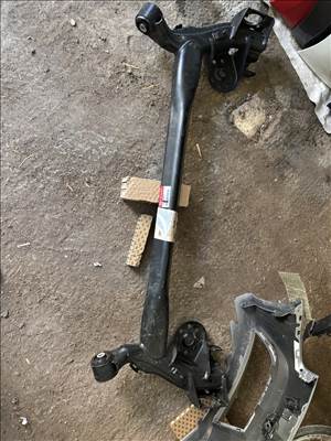 Kia Stonic Hátsó híd 55100h8500