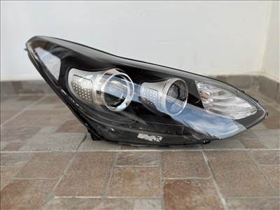 Kia Sportage (QL) Jobb fényszóró 92102f1010