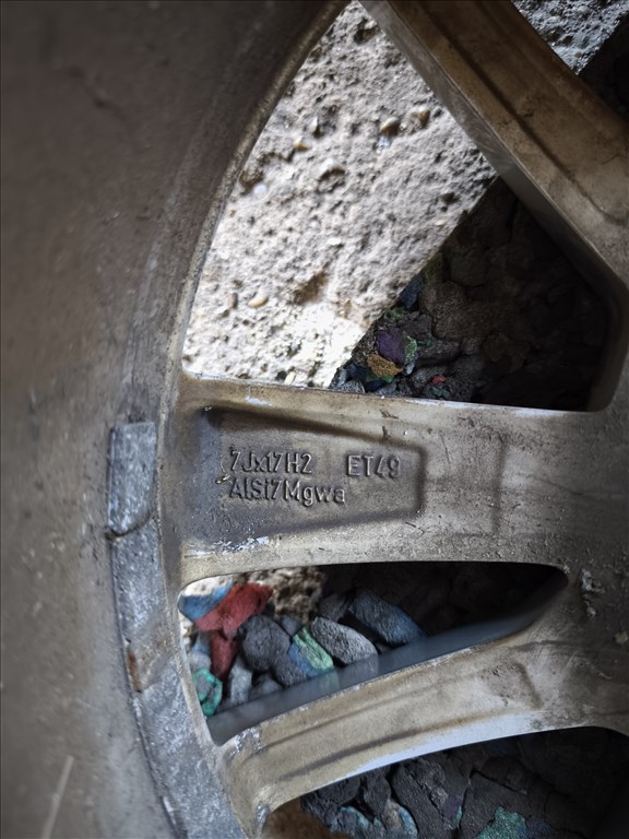 Skoda Octavia III 5E0601025CC Gyár 17 alufelni 2. kép