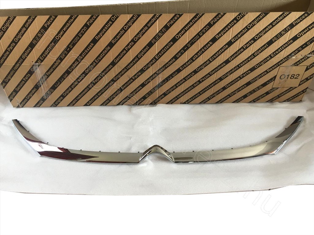 Citroen embléma felső rész króm - JUMPER - 1612179580, 735596792 - Eredeti új 735596792 1. kép