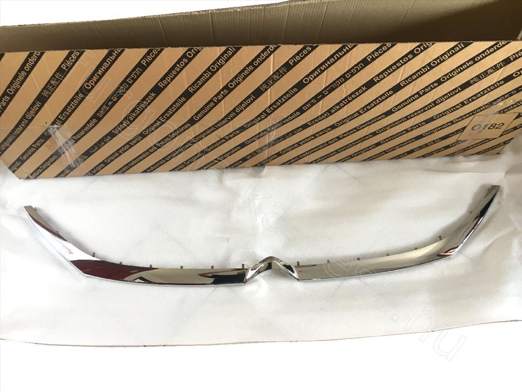 Citroen embléma felső rész króm - JUMPER - 1612179580, 735596792 - Eredeti új 735596792 3. kép