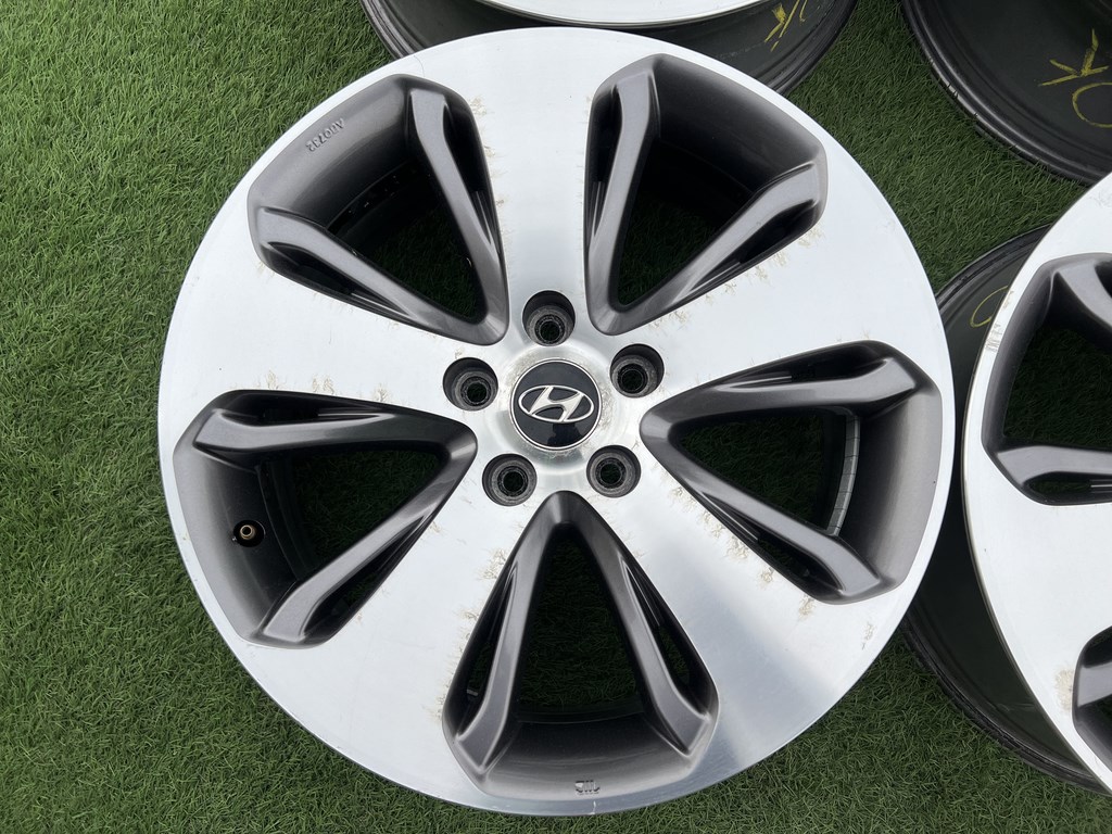 5x114.3 18" Hyundai gyári alufelni 7Jx18h2 ET41 2. kép