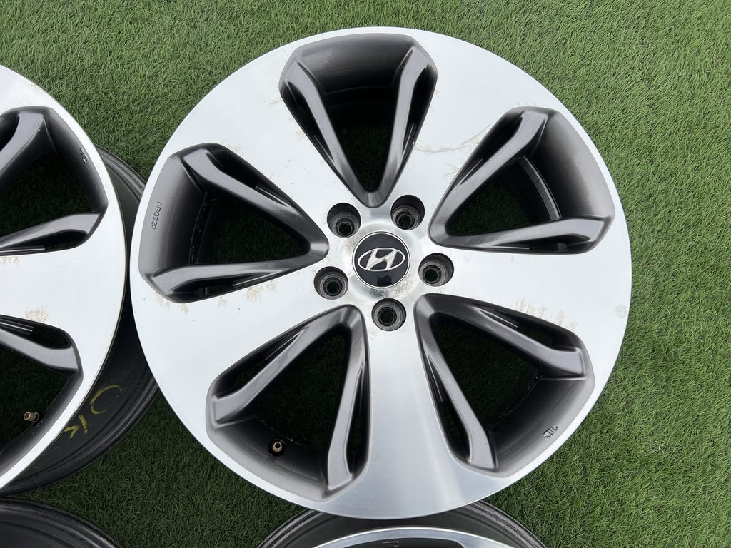 5x114.3 18" Hyundai gyári alufelni 7Jx18h2 ET41 4. kép