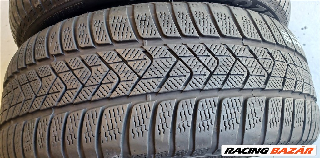 Defekttűrő Pirelli Sottozero3 Winter 245/45 R18 téli gumik 2db 1. kép