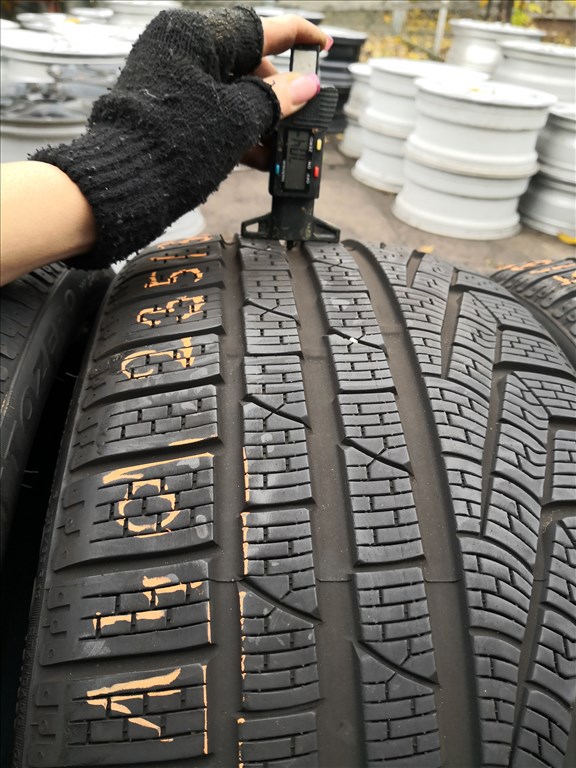 235/35 R19 és 295/30 R19 Pirelli téli gumi 50000ft a 4db/140/ 3. kép