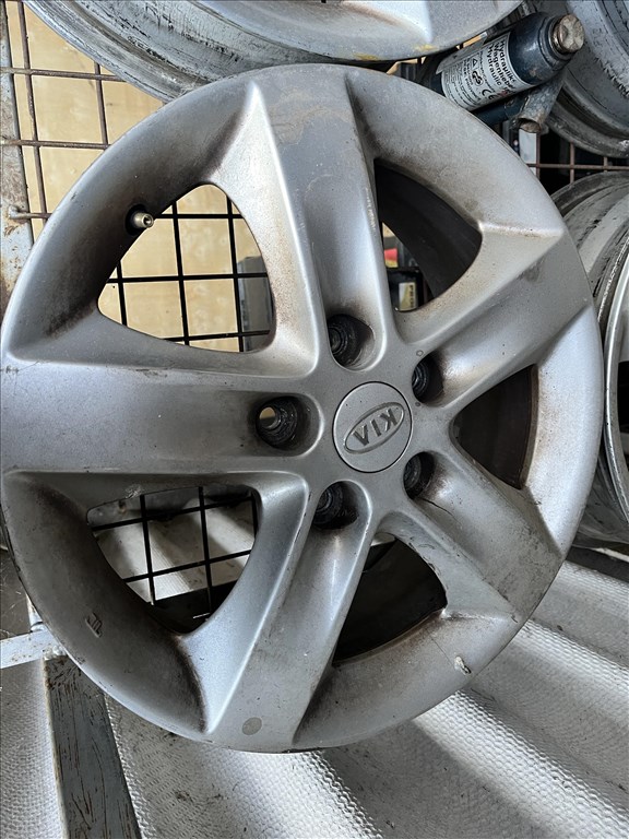  5x114.3 lyukosztású 6JJ 16" használt (gyári felni) alufelni 3. kép