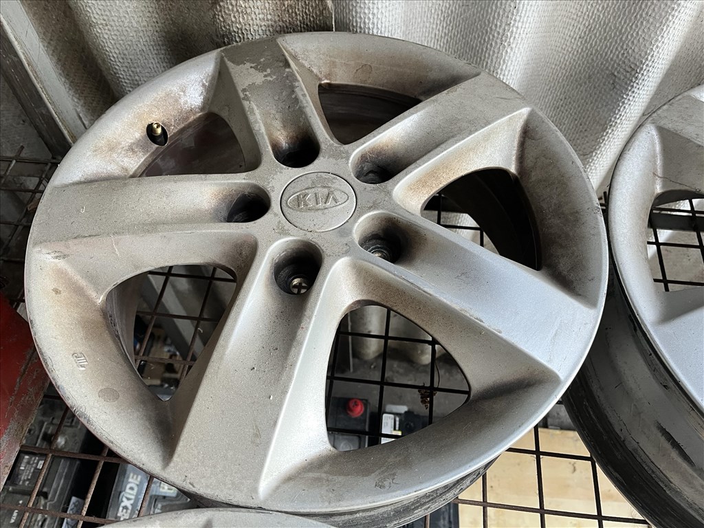  5x114.3 lyukosztású 6JJ 16" használt (gyári felni) alufelni 2. kép