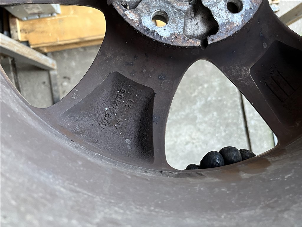  5x114.3 lyukosztású 6JJ 16" használt (gyári felni) alufelni 5. kép