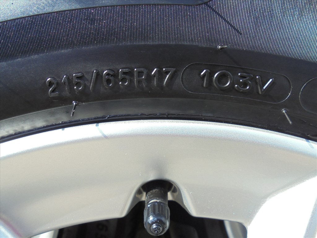 215/65 R 17" újszerű Michelin nyári gumi eladó 3. kép