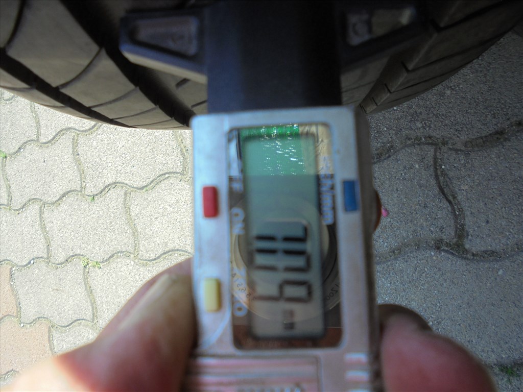 215/65 R 17" újszerű Michelin nyári gumi eladó 5. kép