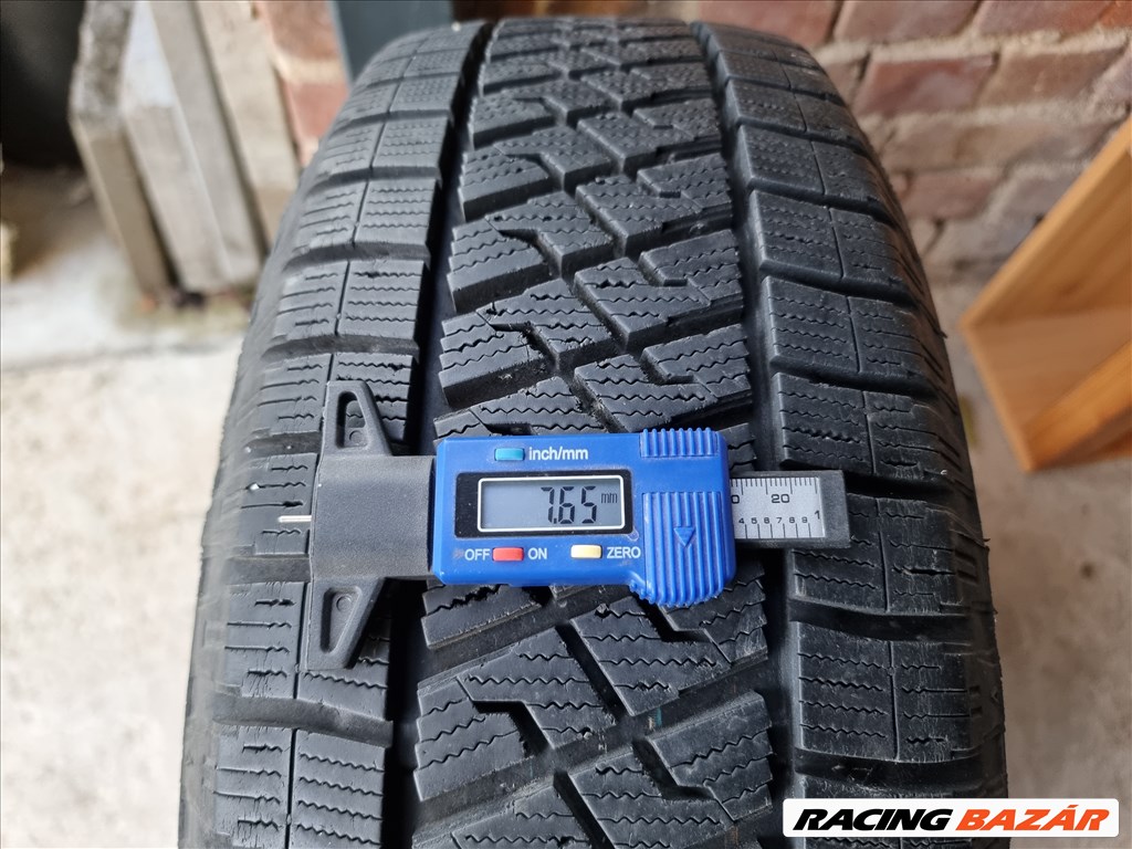 195/60R16C Lassa téli gumi 2db újszerű állapotban olcsón eladó! 1. kép