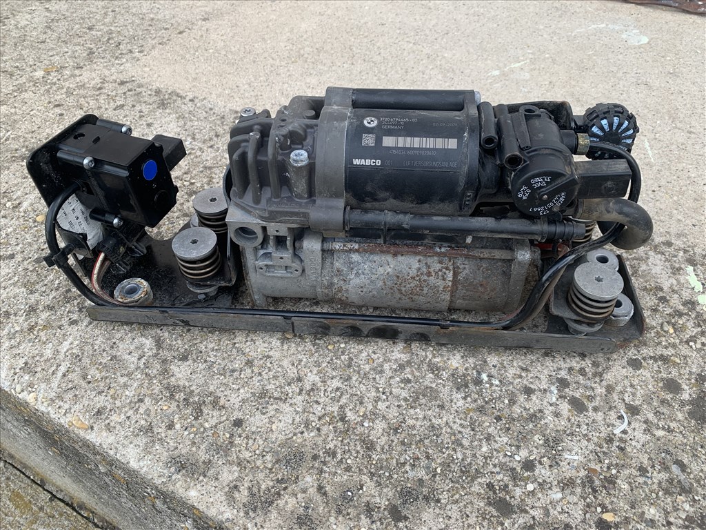 BMW F07 Gyári légrugó kompresszor  3720679446502 wabco4154033020 1. kép
