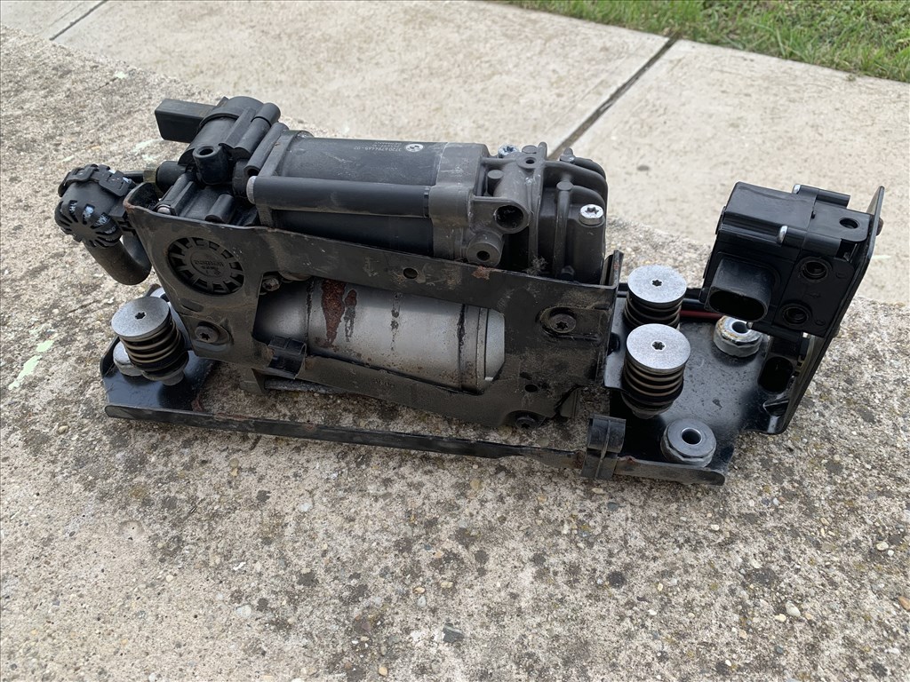 BMW F07 Gyári légrugó kompresszor  3720679446502 wabco4154033020 3. kép