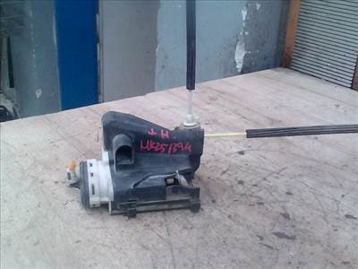 AUDI A4 94-98 Jobb hátsó ajtó zárszerkezet központi záras