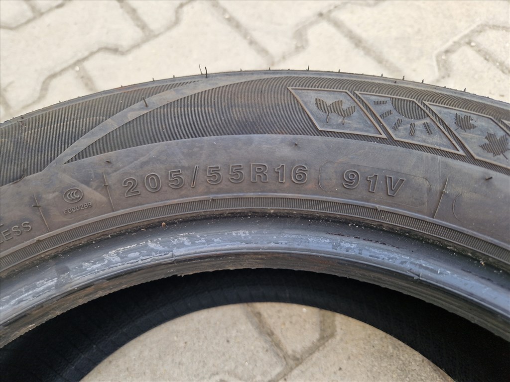  205/55 16" Tracmax négyévszakos gumi (26409) 3. kép