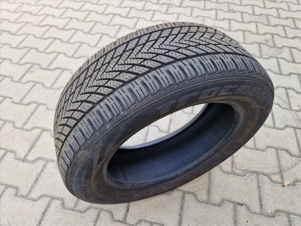  205/55 16" Tracmax négyévszakos gumi (26409) 7. kép