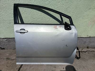 Toyota Corolla Verso (AR10) Jobb első Ajtó