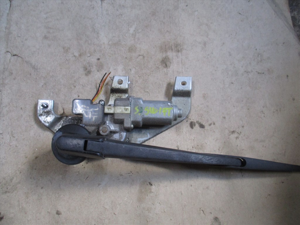 Suzuki Swift V hátsó ablaktörlő kar 1. kép