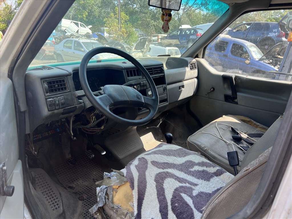 Volkswagen Transporter T4 2.4D bontott alkatrészei 3. kép