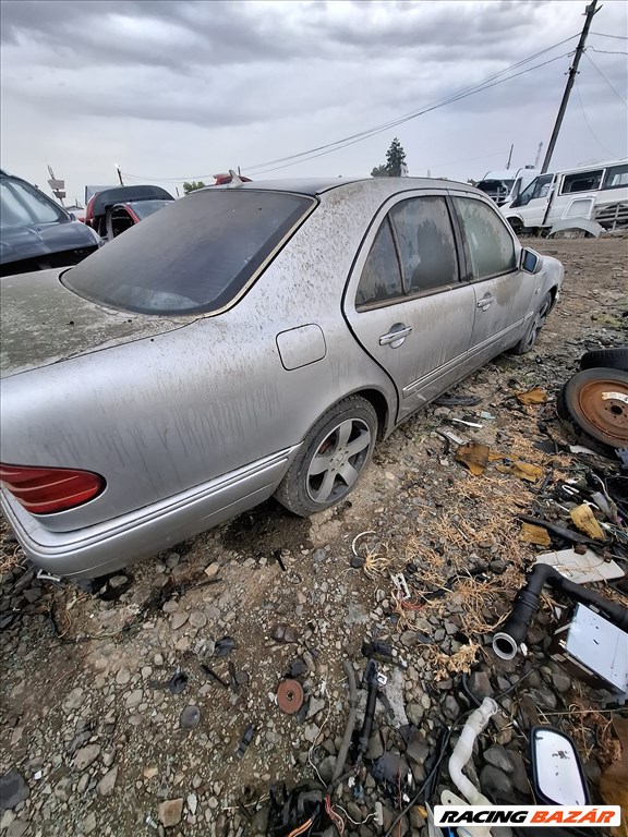 Mercedes E 200 (W210) bontott alkatrészei 2. kép