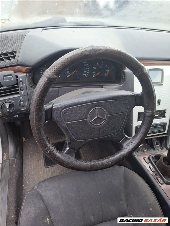 Mercedes E 200 (W210) bontott alkatrészei 9. kép