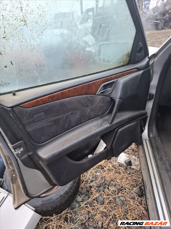 Mercedes E 200 (W210) bontott alkatrészei 11. kép