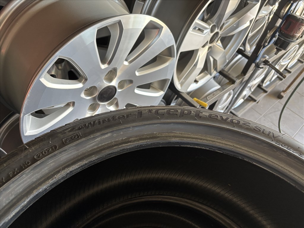 295/35 r23 Hankook téligumi 4db SQ8 RSQ8 295/35r23 garnitúra 6. kép