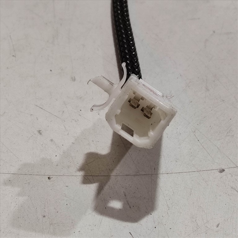 205159 Alfa Romeo Giulietta 2010-2016 nyomógombos csomagtérajtó embléma, a képen látható állapotban  50530581 4. kép