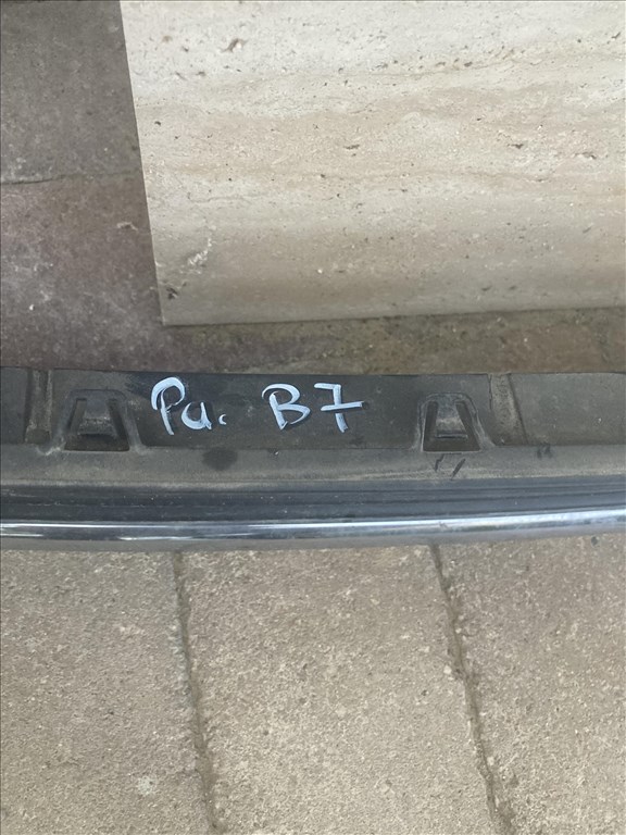 Volkswagen Passat B7 első lökhárító króm rács(2010 2. kép