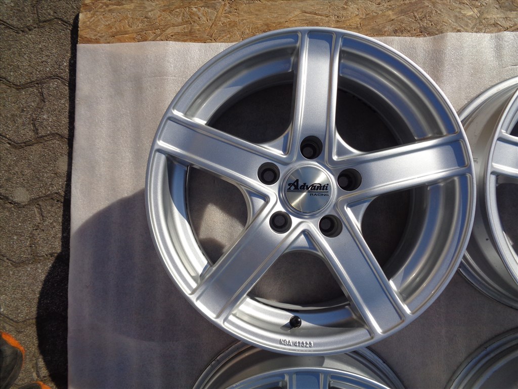 Advanti Racing alufelni 16-os, 5×114.3-as osztóval szép állapotban eladó. 2. kép