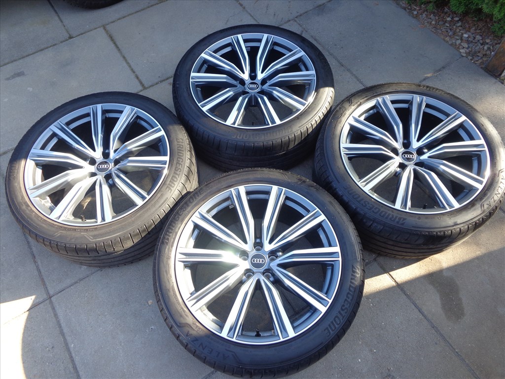 Audi Q8 / SQ8 / Q7 / SQ7 új gyári alufelnik + gumi gratisz 1. kép