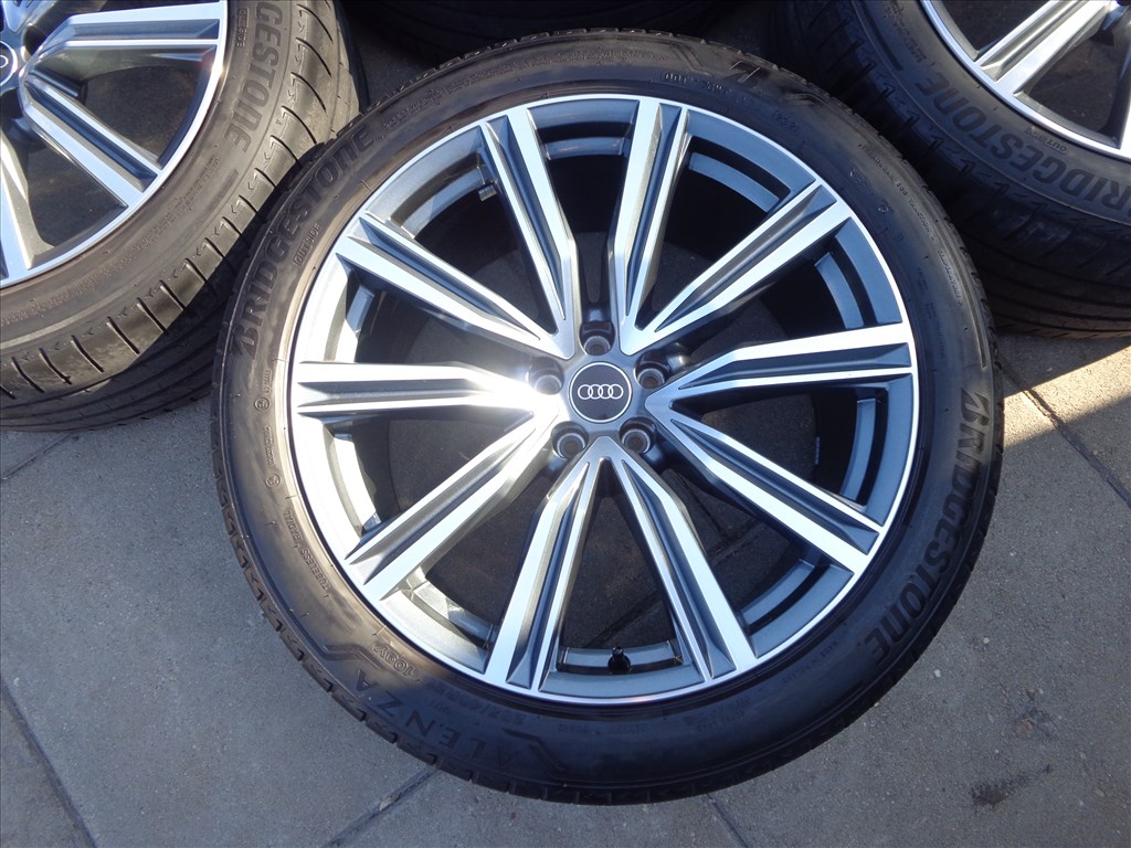 Audi Q8 / SQ8 / Q7 / SQ7 új gyári alufelnik + gumi gratisz 2. kép