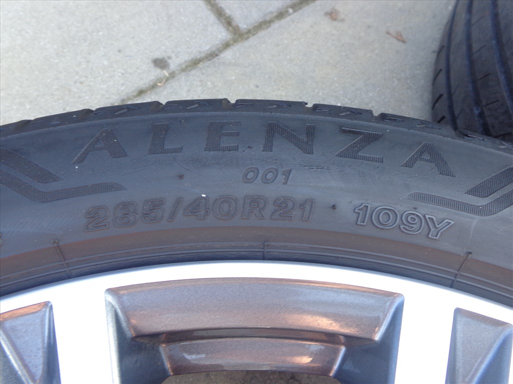 Audi Q8 / SQ8 / Q7 / SQ7 új gyári alufelnik + gumi gratisz 4. kép