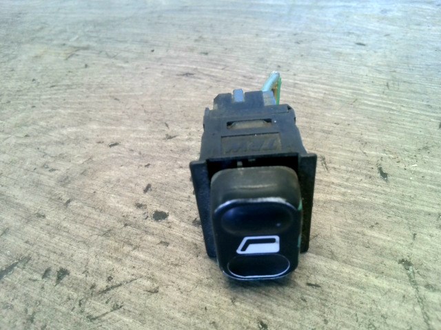 CITROEN BERLINGO 96-02 Jobb első ablakemelő kapcsoló 1. kép