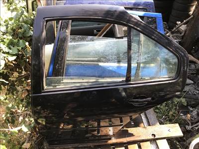 Volkswagen Bora bal hátsó ajtó ( fekete)