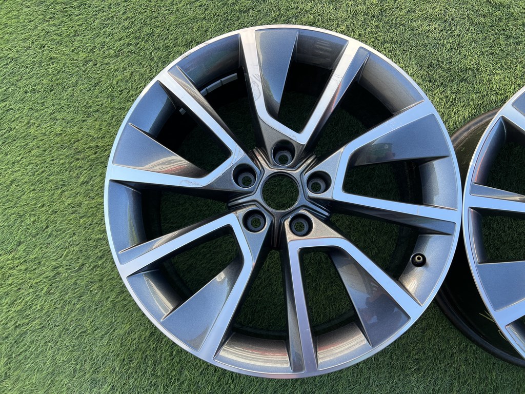 5x112 18" Skoda gyári alufelni 2DB 7Jx18h2 ET45 57 A.601 025.D 8Z8 3. kép