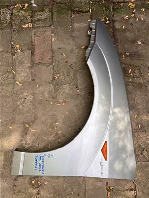 Ford Focus Mk1 Bal első sárvédő (2002)