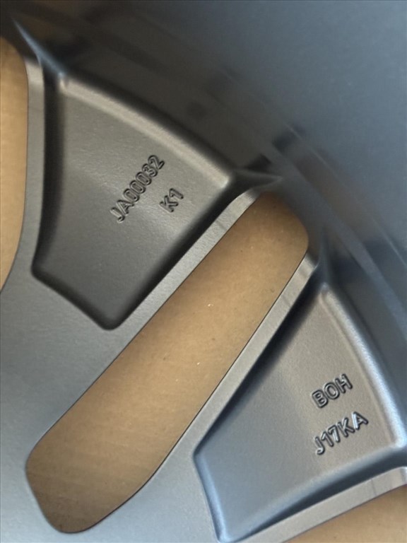 R21 Original Jaguar 8.5J ET45 - MK83-1007-CA  2DB felni alufelni 2. kép