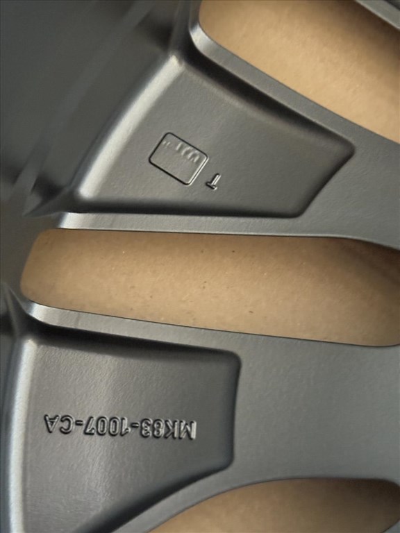 R21 Original Jaguar 8.5J ET45 - MK83-1007-CA  2DB felni alufelni 4. kép