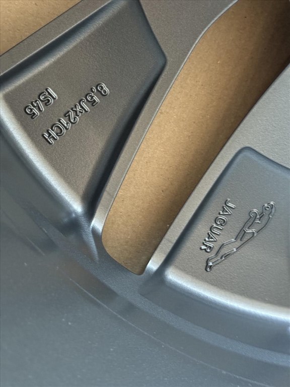 R21 Original Jaguar 8.5J ET45 - MK83-1007-CA  2DB felni alufelni 6. kép