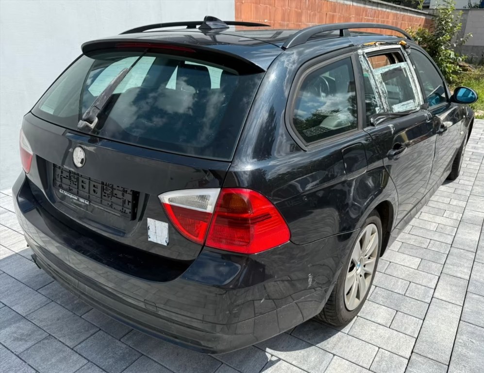 BMW 3-as sorozat (E90, E91, E92, E93) bontott alkatrészei 3. kép